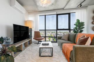 Modern Southbank Gem 3 bed 2 bath with Bay views - 9