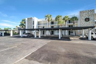 LBK 2BR Condo on the Bay with Water Views Beachbound Bliss - 5