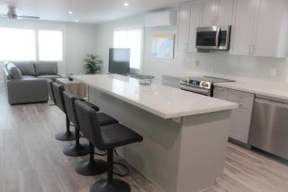 Impeccably Renovated Oasis in Honolulu apts - 3