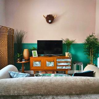 The Ferns - Shared Garden Apartment With Parking - 0