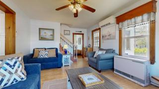 Hank's Hideaway by Bayley Vacation Rentals - 1