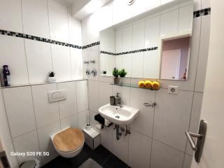 Große 3-Zimmer Wohnung, zentrale Lage. - 5