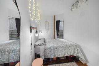 Downtown Manhattan Union Square 1BR - Steps from Subway & Dining - 2