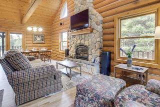 Trail Access! Up North Family Cabin Near Lake - 6