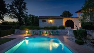 Rustic villa Catarina with pool in Tinjan - 2