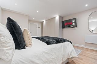 Studio Seven - Leeds City Centre - 3