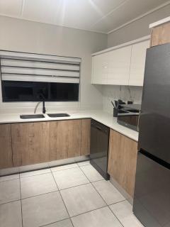 The Blyde Crystal lagoon 3-bed entire apartment - 2