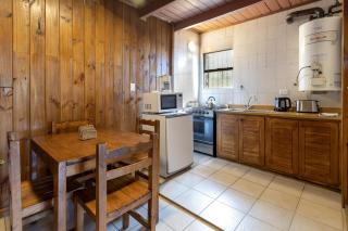 Cabaña céntrica con estacionamiento - 3