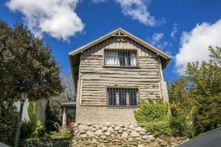 Cabaña céntrica con estacionamiento - 1