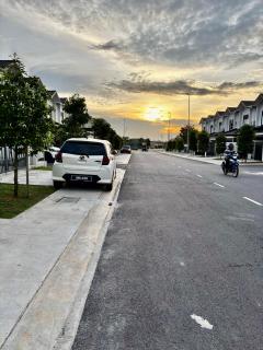 Homestaymsenyumiays Netflix KLIA 15 min - 5