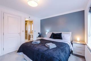 Spacious 3 bedroom home with garden - 5