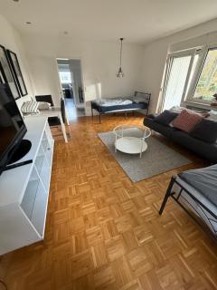 Monteurwohnung bei Köln, Düsseldorf WLAN, Parkplatz, Küche, TV - 5