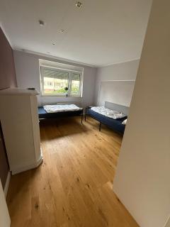 Monteurwohnung bei Köln, Düsseldorf WLAN, Parkplatz, Küche, TV - 3