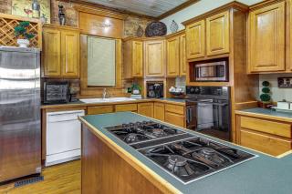 New York-Style Loft on Main St Dtwn Enterprise - 3