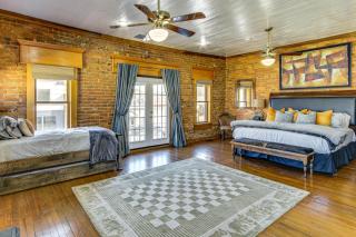 New York-Style Loft on Main St Dtwn Enterprise - 1