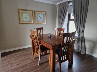 Two Bedroom Stone Cottage by Village Green - Bessbrook - 5