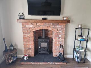 Two Bedroom Stone Cottage by Village Green - 3