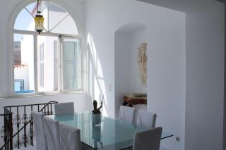 The White House 1 - 3