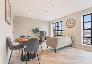 Ideal City Stay - Modern 2BR - Sleeps 4 - Parking - 6