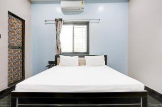 Hotel O Raj Guest House - 1