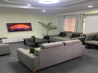 Orange Bricks House - 7