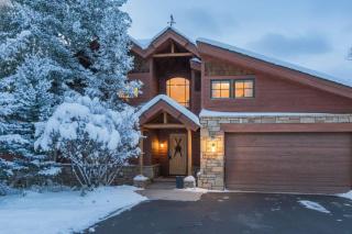 4BR with Hot Tub Walk to Chondola - 6