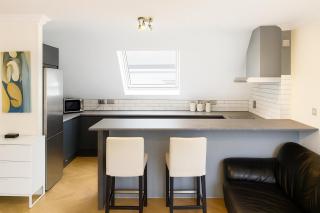 3 Bed Apartment Temple Bar, Dublin City Center - 6