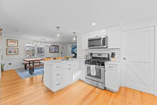 Coastal comfort near beaches and walking distance to Harwich Port! - 6