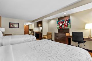 Red Roof Inn PLUS+ & Suites Malone - 8