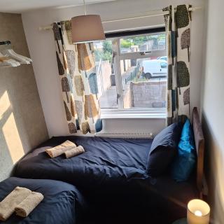 Free Parking, comfortable, stylish house, Greater London & Kent Gateway - 1