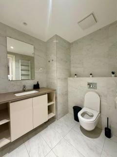 Crown Apartments - BW Aurora - 9