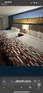 Red Roof Inn and Suites - 2