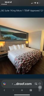 Red Roof Inn and Suites - 1