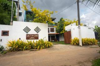 Salty Sand Hostel - 8