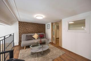 Cozy Quentin Apartment near Danube River - 2