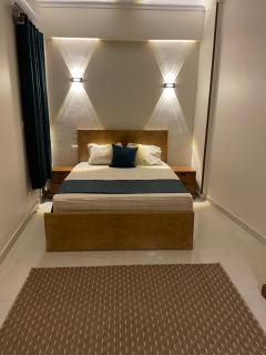 Luxe Nest Guest House Apartment 22 - 9