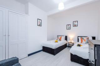 Leeds Urban Escape Bright & Spacious 3BR Stay - 6