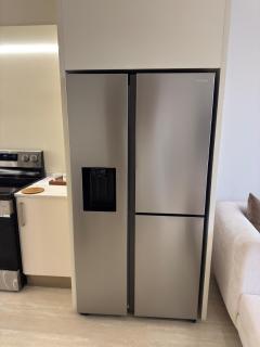 شقة فاخرة بإطلالة بحرية وبلكونة وشاشة 98 إنش - 2