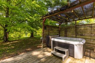 Fireplace Lake View Hot Tub Firepit Pet-Friendly - 8