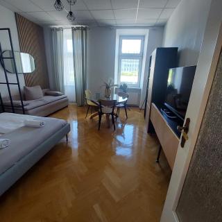 6-min walk to metro - Luxury Studio near Danube - 6