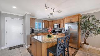 Crescent Royale Condominiums 6D - 1