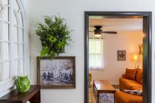 Cozy Winter Retreat Fireplace • Firepit • Games - 6