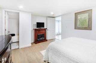 Fresh 2BR Duplex • Pets Welcome - 6