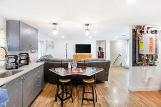 Fresh 2BR Duplex • Pets Welcome - 3