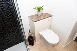 Two bedroom close to city - 2