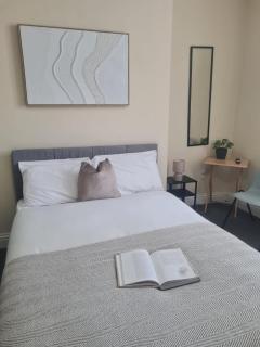 Athol Apartments - 2