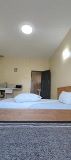 Exactly one minute away from Victoria Mall - 9