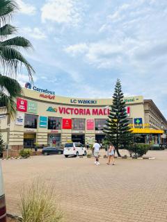 One minute to Victoria Mall & 8 minutes to Entebbe airport - 1