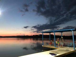 Valentine Lakeside - 1