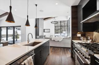 Wildebrook: 4br Mountain Luxury, fireplace, hot tub, x-country ski in/out, 10min to ski resort - 9